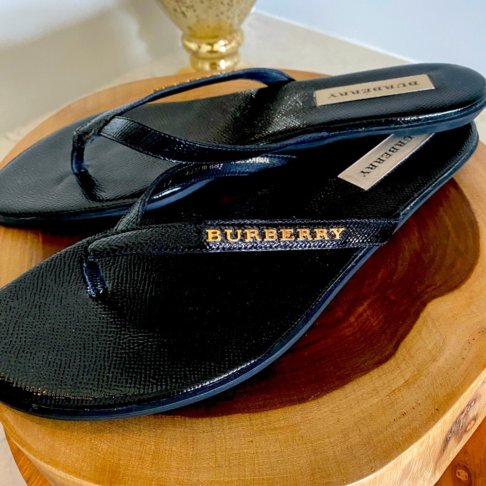 Burberry Leather Flip Flops